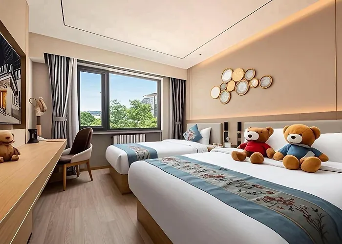 East Sacred Hotel-Beijing Tiananmen Square,The Forbidden City,Wangfujing Subway St Ation,Located In The City Center